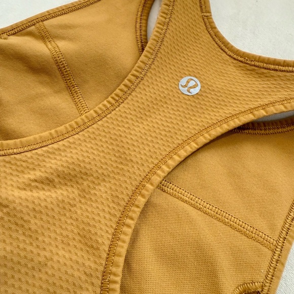 Lululemon Gold Yellow Ebb to Train Bra Size 2 - Picture 3 of 3